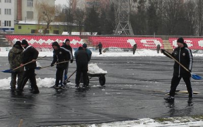 2012/13 Підготовка поля стадіону 